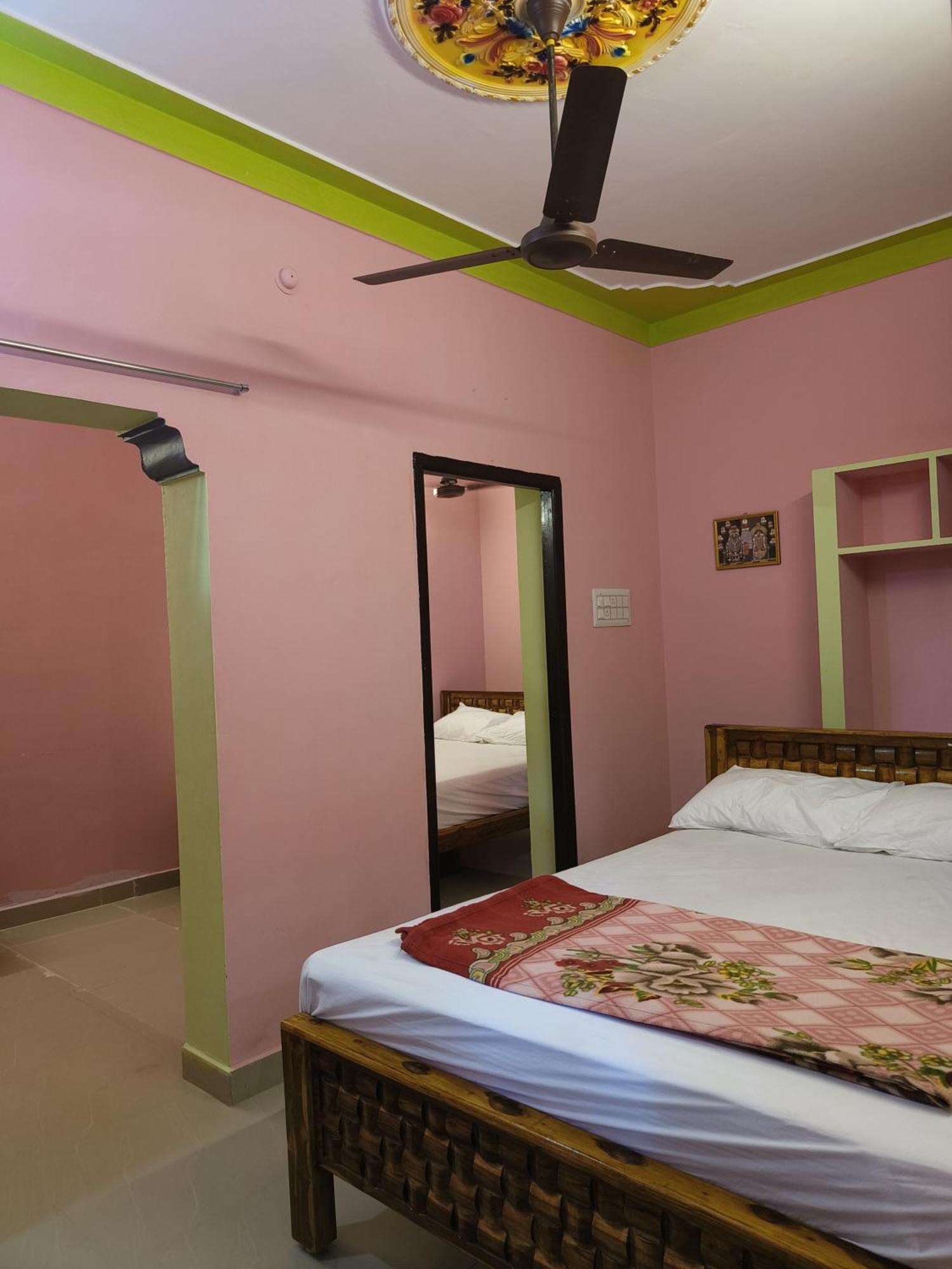 Liya Guest House Tiruvannāmalai Exterior foto